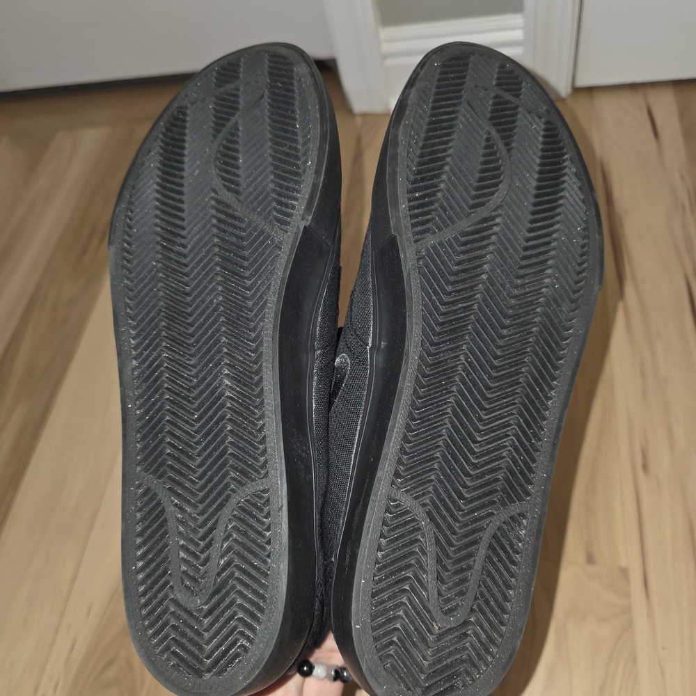 Nike Men's Black Canvas Sneakers - Picture 6 of 8